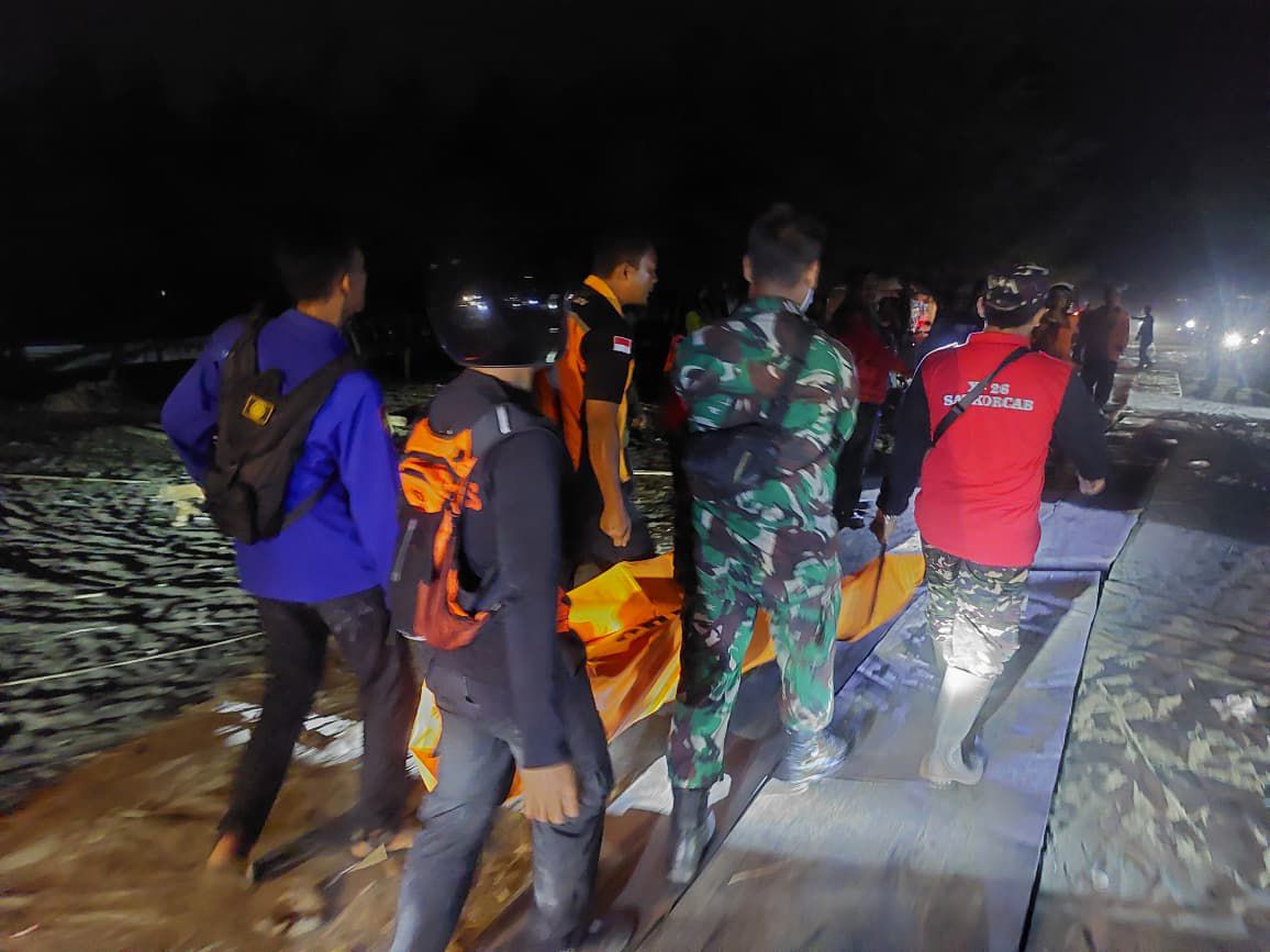 Pantai Lengkong Mertasinga: Rahasia Liburan yang Menyentuh Jiwa di Cilacap